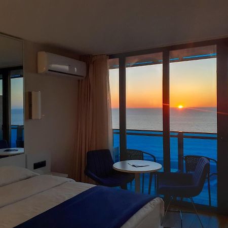Aparthotel Only Front Sea View, No Side View, Wonderful Panorama, High Floor, Location Guarantee Batumi Esterno foto