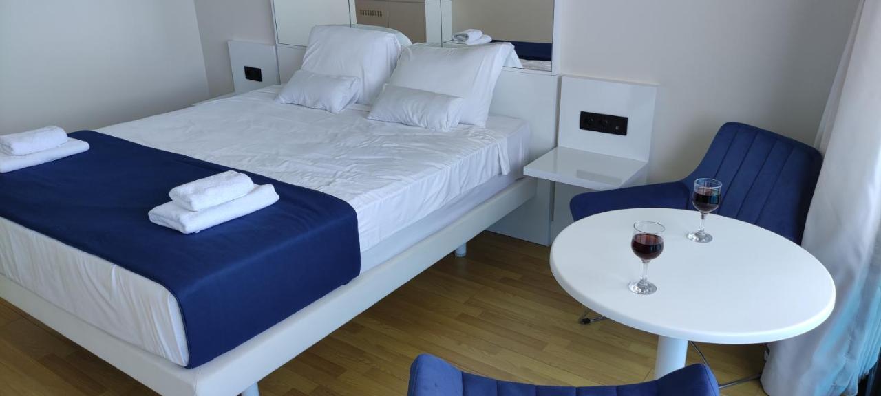 Aparthotel Only Front Sea View, No Side View, Wonderful Panorama, High Floor, Location Guarantee Batumi Esterno foto