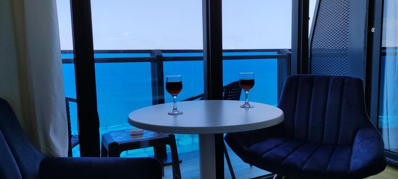 Aparthotel Only Front Sea View, No Side View, Wonderful Panorama, High Floor, Location Guarantee Batumi Esterno foto