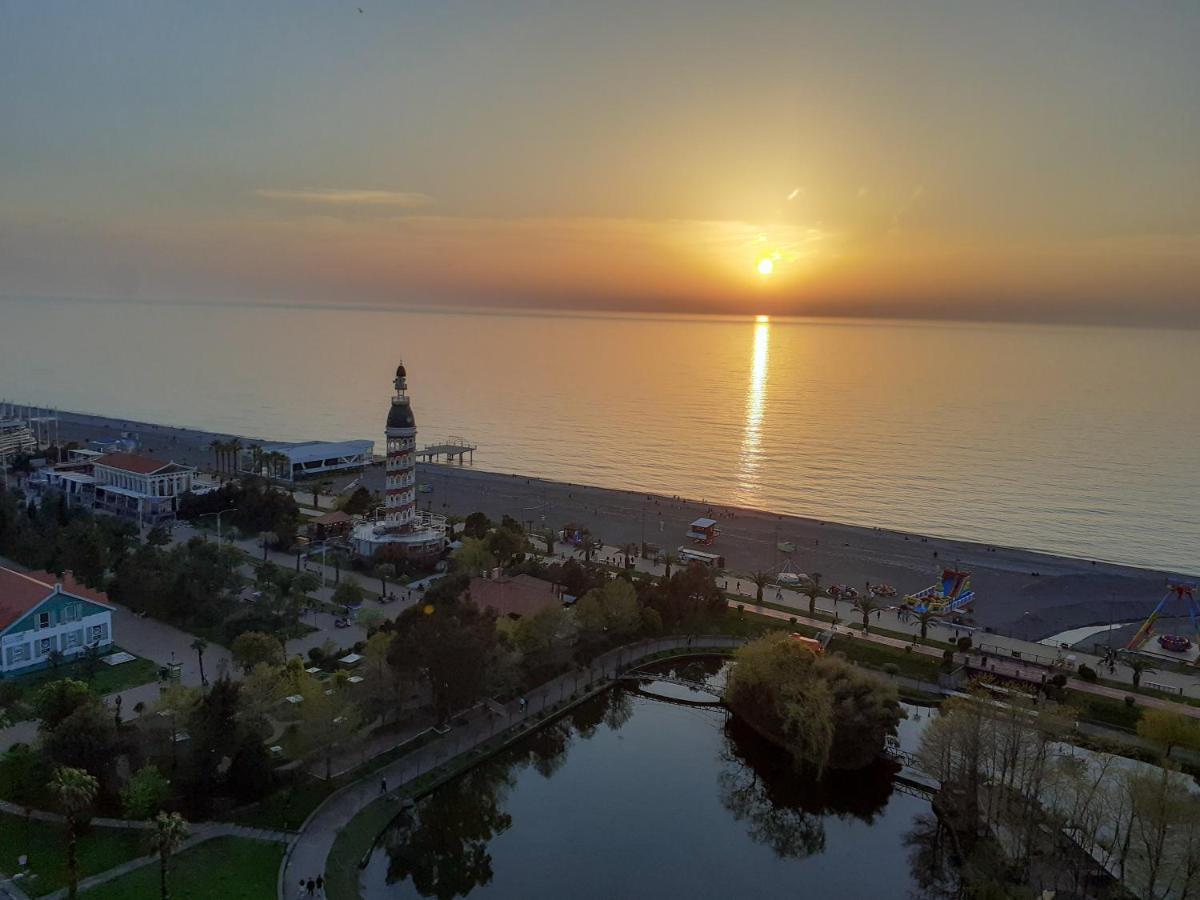Aparthotel Only Front Sea View, No Side View, Wonderful Panorama, High Floor, Location Guarantee Batumi Esterno foto