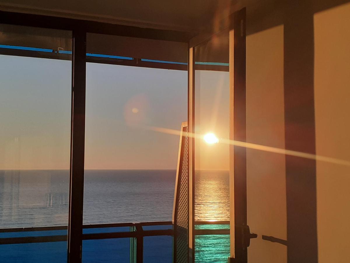 Aparthotel Only Front Sea View, No Side View, Wonderful Panorama, High Floor, Location Guarantee Batumi Esterno foto