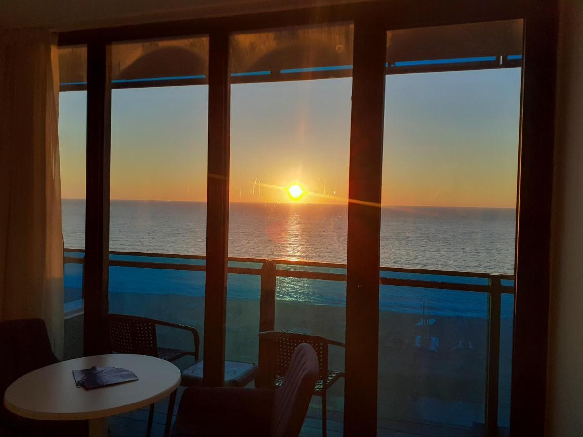Aparthotel Only Front Sea View, No Side View, Wonderful Panorama, High Floor, Location Guarantee Batumi Esterno foto