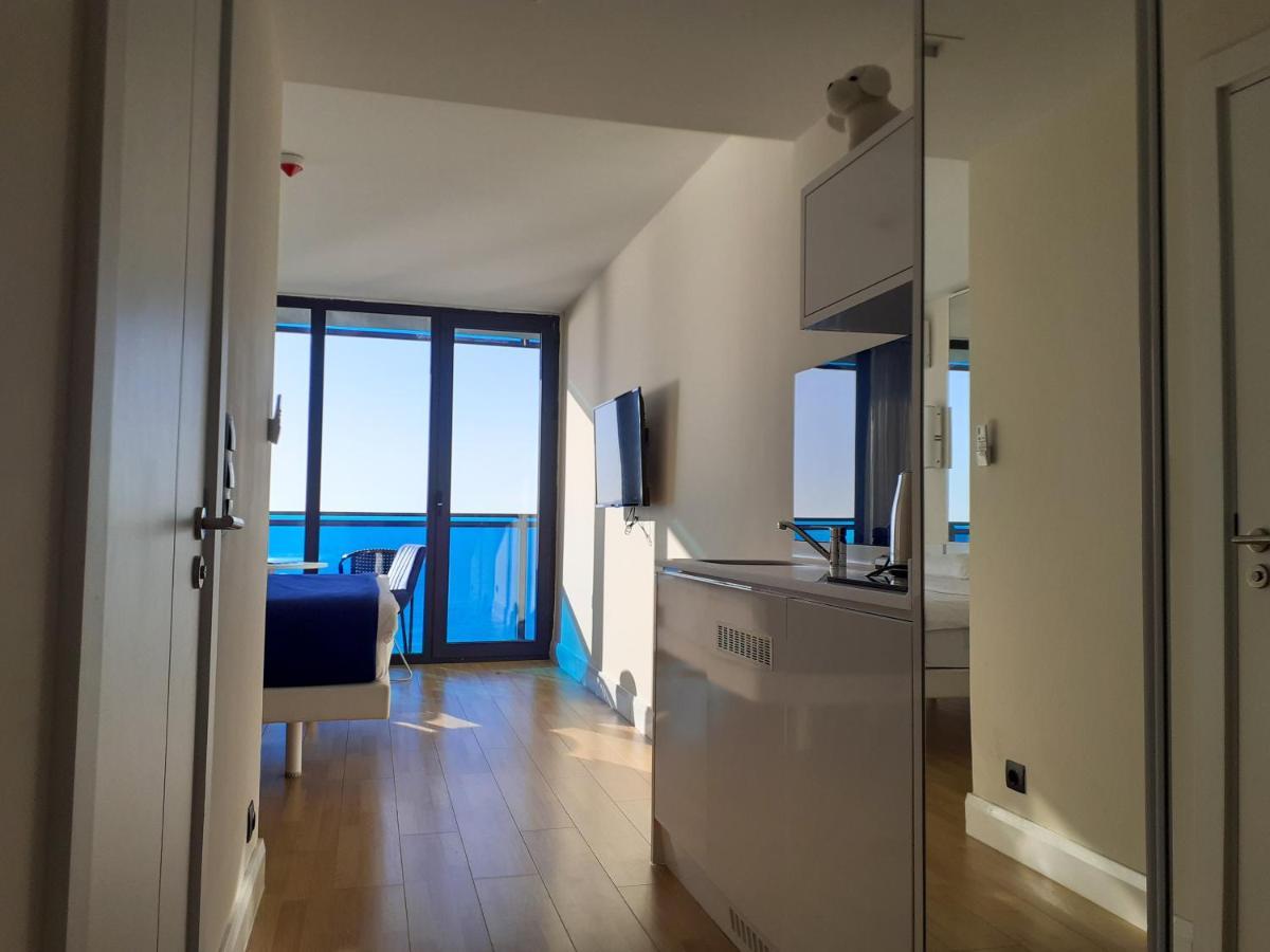 Aparthotel Only Front Sea View, No Side View, Wonderful Panorama, High Floor, Location Guarantee Batumi Esterno foto